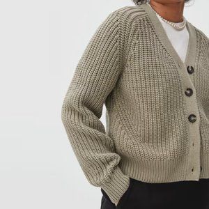 Everlane - The Texture Cotton Cardigan in Field Green